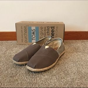 Classic Toms, Size 7.5, Gray/Brown & Cream